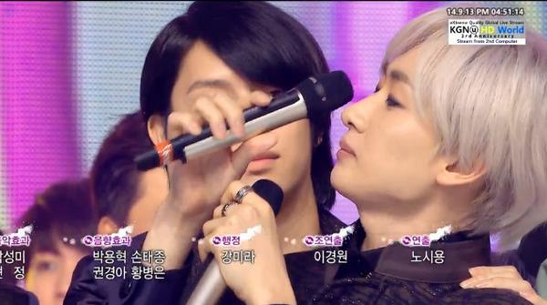 ELFICEZaa's tweet photo. สงสารเมน 555555 “@heechulfacts: #MAMACITA4thwin Poor Hyukjae http://t.co/XCdtmYS5YL”