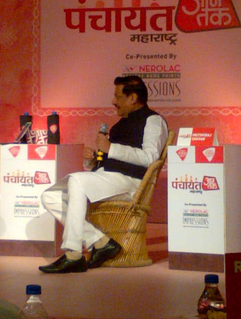 Kartikye_Seth's tweet photo. @Prithvrj #PanchayatAajtak We are No 1 in horticulture, milk production and sugar production #MahaINVEST @sush029 http://t.co/HHphybnmbA