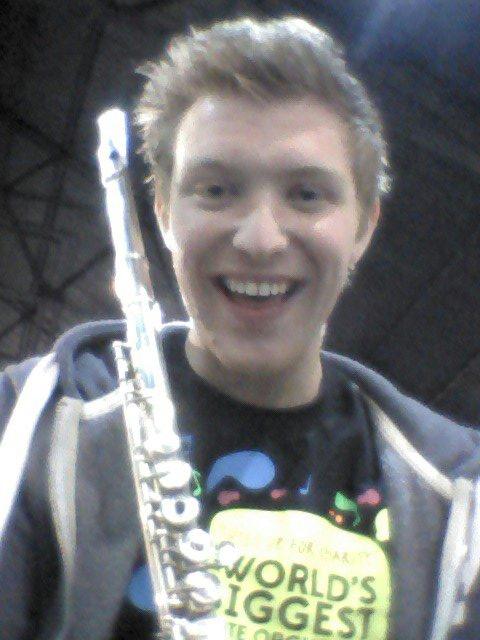 _StephenR94's tweet photo. Selfie at Kings hall for thr big flute challenge #flutewr2014 #NorthernIeland http://t.co/EXuWNHK0Am