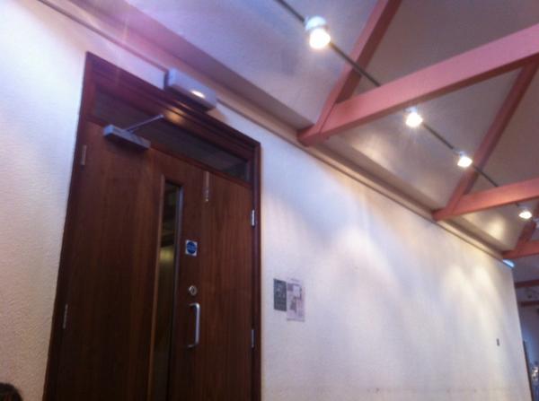 Waiting for people to arrive. Gonna be good today. 😊