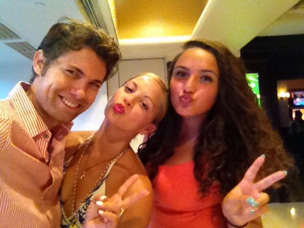 TeamDrewCrew's tweet photo. Throwback to a day I'll never forget || meeting @amypaffrath &amp; @drewseeley in Vegas was surreal!❤️❤️ http://t.co/Zr6JgoqIdT