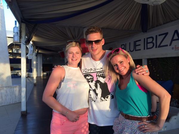 82emski's tweet photo. Ibiza memories ❤️🍸☀️ @BBaribiza @BlueBarIbiza @officialblue @Leeryanmusic http://t.co/cKFy9KLn1k