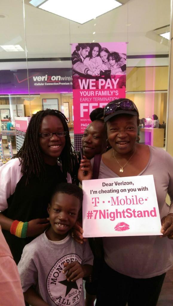 GaroSimonian's tweet photo. #7nightstand 4 new and happy @TMobile @LakeforestMall customers! Goodbye Verizon!!! @m_wan4life @JohannesPiket http://t.co/2rlmZBJ8ua