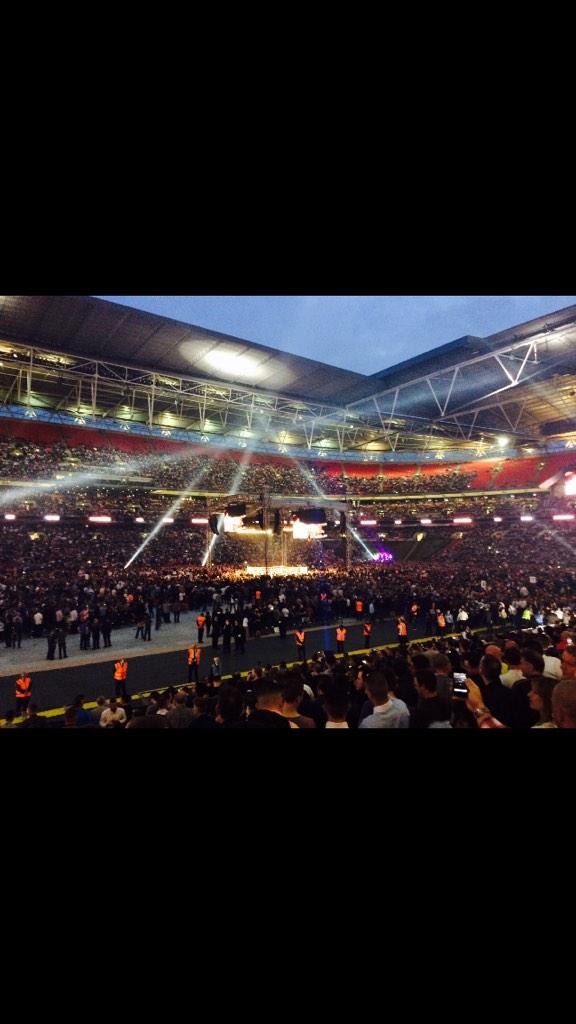Waiting for the @StGeorgeGroves fight brings back memories of #frochgroves2 
What an amazing night 👌@lukerubery1