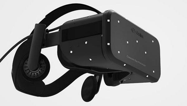 engadget's tweet photo. The next @oculus Rift headset announced today at #OculusConnect is called 'Crescent Bay.' http://t.co/1Uvn6tH0S4 http://t.co/qJfIHsMQJ9