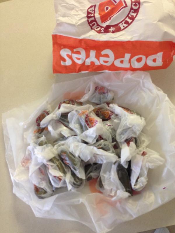 atrimedia's tweet photo. @PopeyesChicken positive i did not order a bag of jalapeños ... WTH. http://t.co/03icQRrpGZ