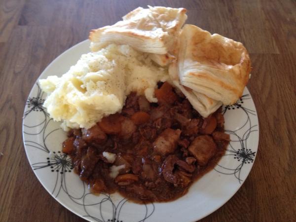 McFarlaneRab's tweet photo. This will sort the hang over out ππ mmmmm!!!! #stew #totties #piepaste π http://t.co/2szzM79i6G