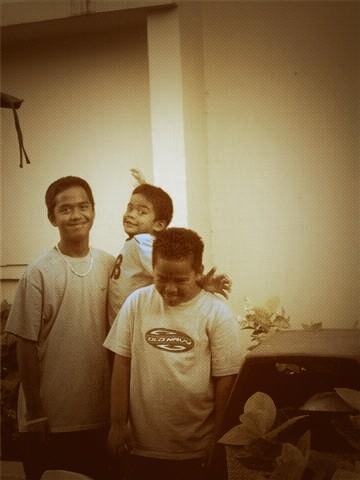 43N20's tweet photo. @ashleymbh @roc_hofs HAHAHA Dude that kid hasn't changed #SinceDa90s ... http://t.co/aFhs3icTim