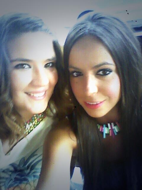 MarynaRobles's tweet photo. Empezando la tarde. @soniii22  #QuererlaEsPoco 😊😊😊 http://t.co/8hfvSa8wae