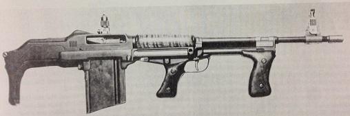 prototypeguns's tweet image. 米陸軍将校のLoren C.Cookにより設計されたBARのブルパップ試作型。コッキングハンドルは右側面に移され、アイアンサイトの高さも調整されている