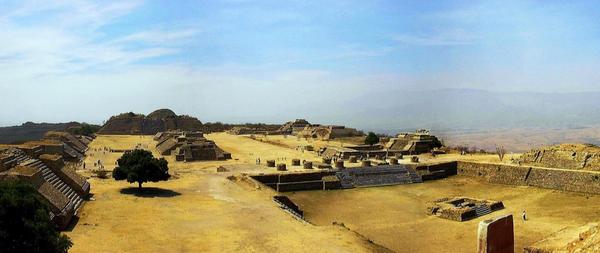 MexPaisaje's tweet photo. Oaxaca posee muchos sitios que visitar entre ellos esta #MonteAlban  tiempo mínimo de recorrido 4hrs cerca esta Mitla http://t.co/GzuBSULfJN
