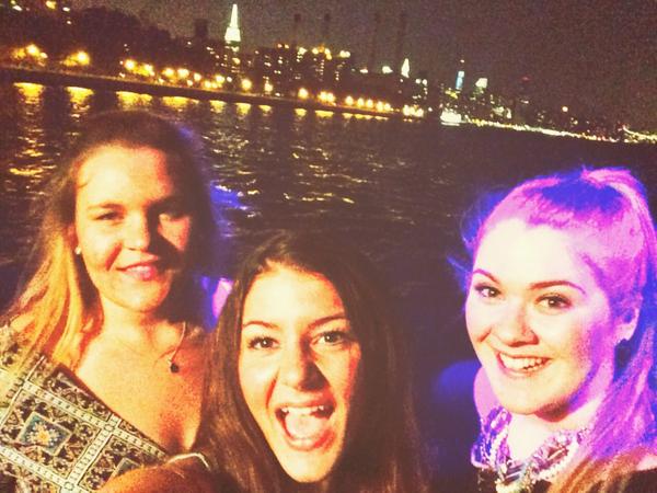 kjryan85's tweet photo. OMG Katy perry was on the booze cruise last night! #gotapic ๐ http://t.co/JdcUPHXWJg