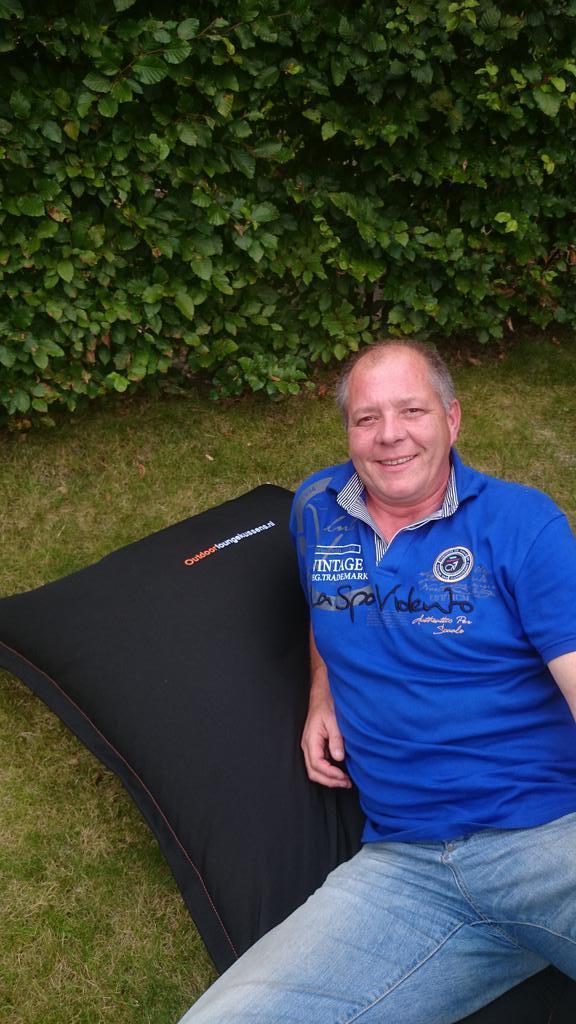 Deze zitzak heb ik gewonnen bij <a href="/outdoorloungeku/">Outdoorloungekussens</a> gewonnen helemaal blij er mee de Kids ook.