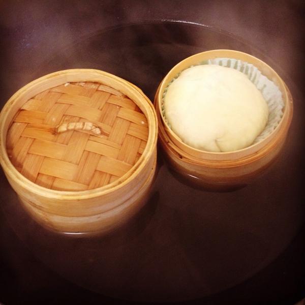 sweetrubindas's tweet photo. Delicious #vegan dim sum steaming away..... http://t.co/xkDg8tq3xa
