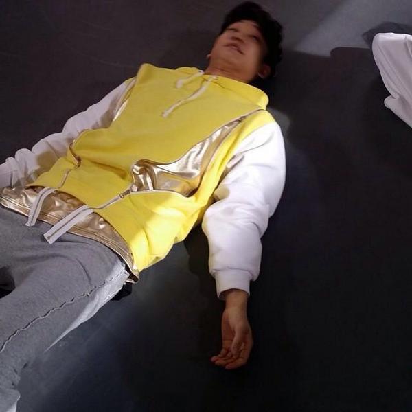 exobibimbap's tweet photo. started from the bottom and ure still at the bottom #funkychen #universalbottom http://t.co/NVp9ZrUts1