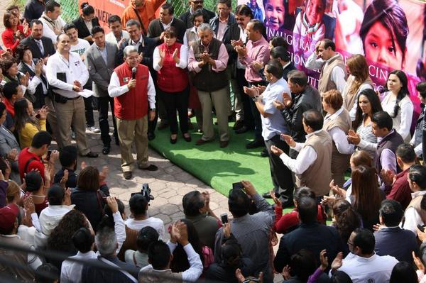 FerGarciaCuevas's tweet photo. La Inauguración d la #OfReg #ValledeMex @SEDESOL_mx es resultado de la Coord Interinstitucional @EPN @Rosario_Robles_ http://t.co/OGuw26NweL