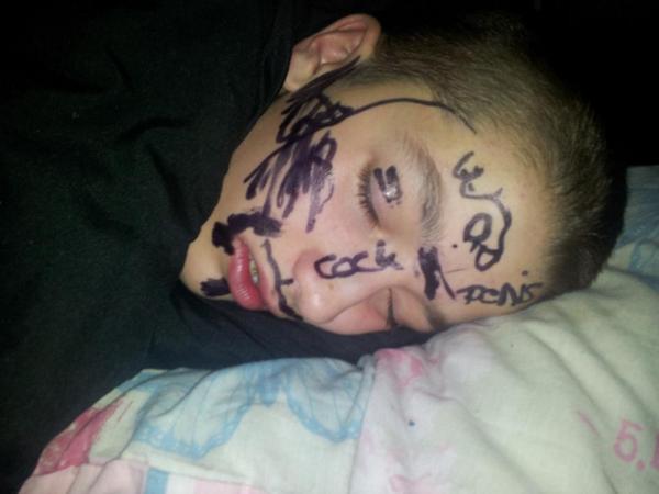 devil_mann's tweet image. jaydens face! rip grandad! #bro #me