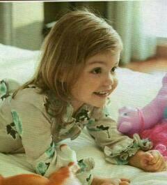 camil_fas's tweet photo. #Pequena Eleninha 
#Booooooa #taaarde #camilocas http://t.co/arsgxEYcZK