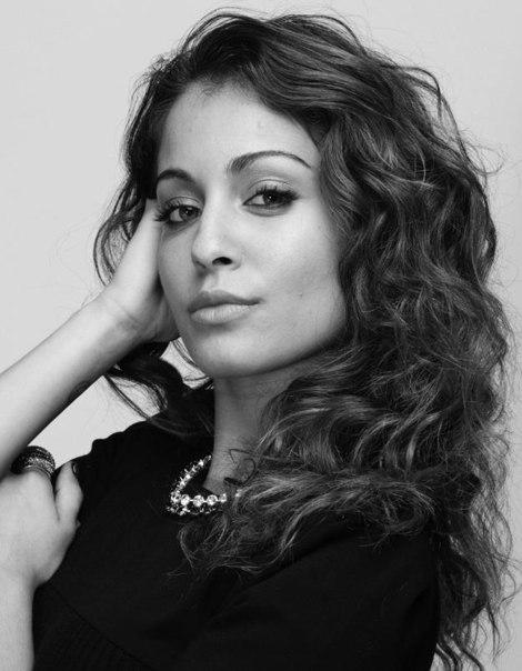 GossipeTv's tweet photo. #hiba #abouk #elprincipe #gossip #ilprincipe http://t.co/e0iDJDQQAr http://t.co/SoywELyKPV