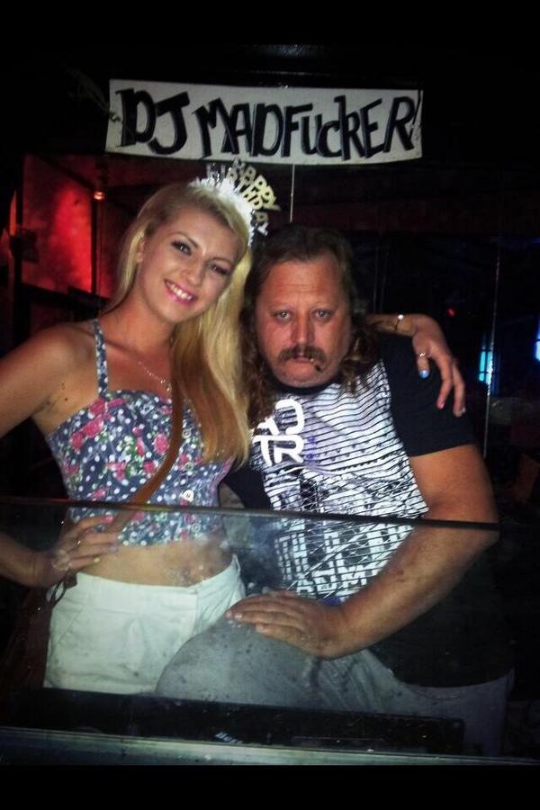 Where's my other hand you ask ? 😉💦💩☝️👌