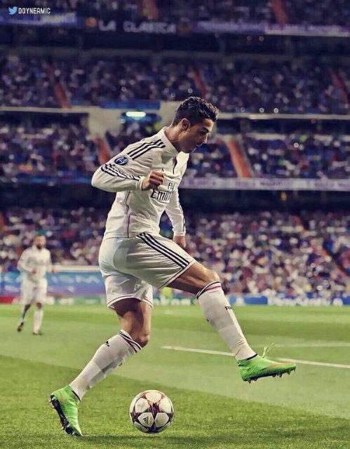 SIR5H's tweet photo. منْ يقول أن رونآلدو يهدر الفرصَ قل لهُ أنك تهدر الوقتّ والكلامَ #الشوالي http://t.co/UzMHVDElfR
