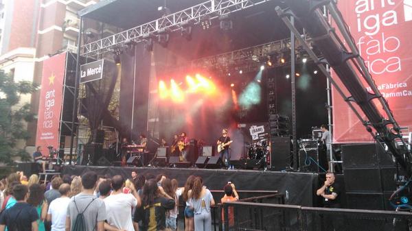 jordi_palmer's tweet photo. Puntualíssim arrenca concert Coriolà a #AntigaFàbrica @EstrellaDammCat http://t.co/t49uABgwCZ