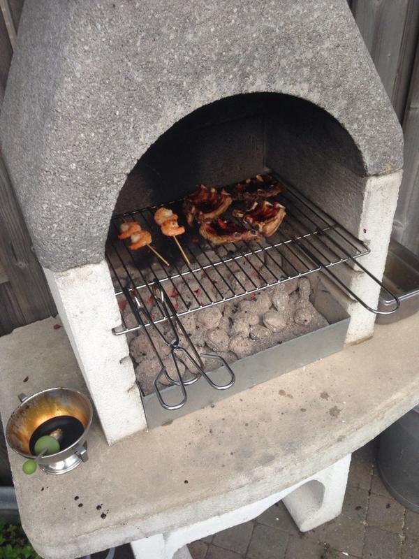 Gezellige BBQ bij ons thuis met heerlijk vlees en vis van <a href="/opdemeent/">'t Meenthuis</a> Een aanrader!