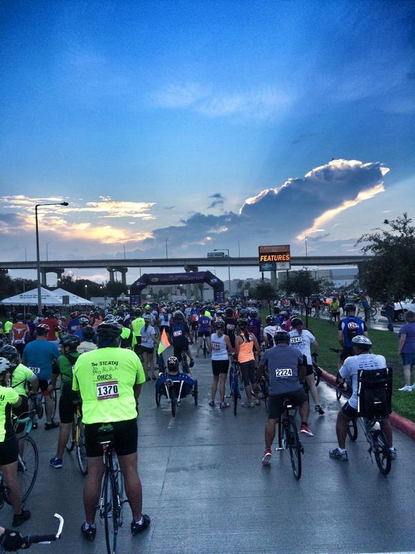 TioJuan77's tweet photo. Good start to the 25 mil ride of the #CTC2014 #vivacc @VisitCCTexas @ccountychamber http://t.co/oNchdU1c6l