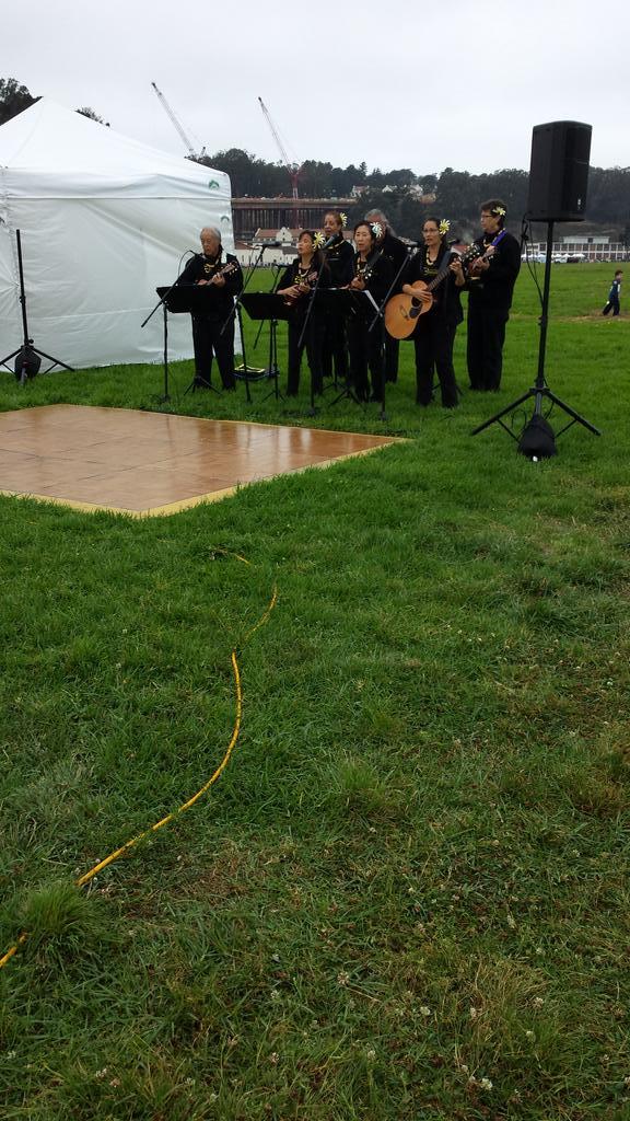 SFAlohaRun's tweet image. A hamele performing at #sfaloharun