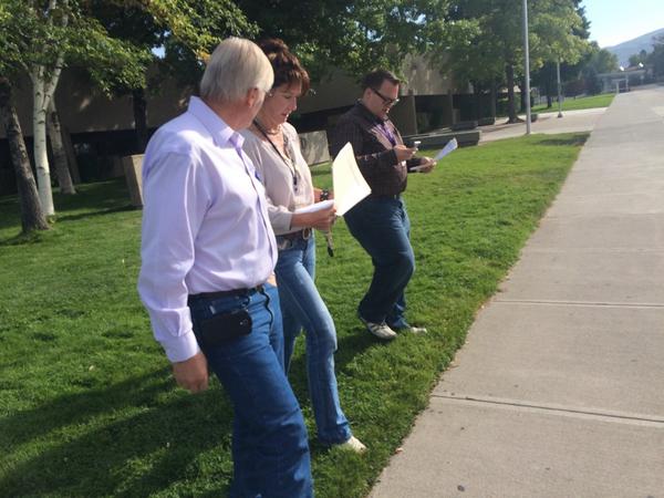 Taking a break from campaigning to go door-to-door with @WCSDTweet to encourage Reed High students to graduate.