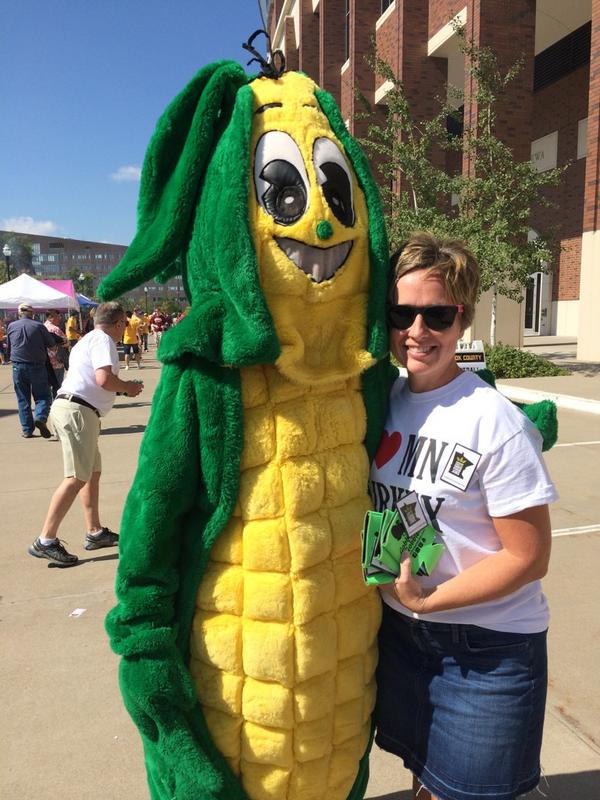 MyExcitingSelf's tweet photo. Celebrating #corn, #turkey and #agriculture at the Gopher game today! #AFD14 @MaizeysAgent @mncorn @MinnesotaTurkey http://t.co/MCnboqsEot
