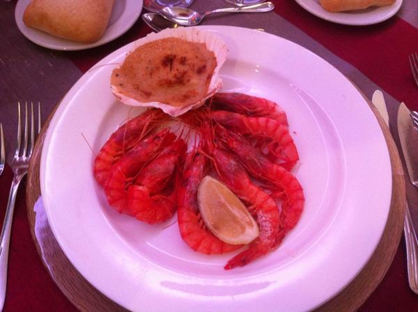 Picky_26's tweet photo. Bodorrio #InmayGonza @AnaSanchezDel @ToteDiaz @currofernandez http://t.co/XhAHme4nrf