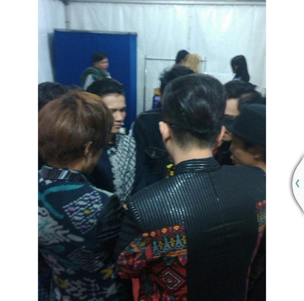 jkt48azizi's tweet photo. #INFO SM★SH ada di Segment 6 jika tidak ada perubahan. Dan alhamdulillah mereka tampil 6personil :) #SMASHatFFB2014 http://t.co/w2E3aGQO3q