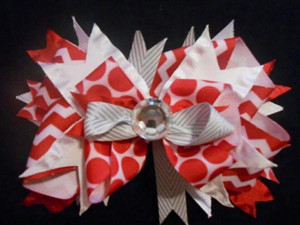 GRACE_FullyMade's tweet photo. GAME DAY HAIRBOWS. ON SALE NOW http://t.co/LKOi4wHjLr http://t.co/mJ9rKSF7Dm