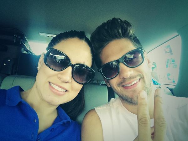GabyKnapp's tweet photo. Vamonooos miren quién viene conmigo #knappfans @knappmusic 😁😁✌️✌️ http://t.co/49ZALUjNwn
