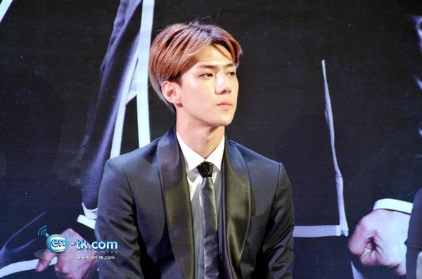 BUBBLETEAHOLIC's tweet photo. 140912 #SEHUN Press Con @ Paragon (cr: en-tk)
http://t.co/pEz4xJ9Pa6
http://t.co/TJeWkIVLBE
http://t.co/pT2troFiTt http://t.co/ErM6OgwwMT
