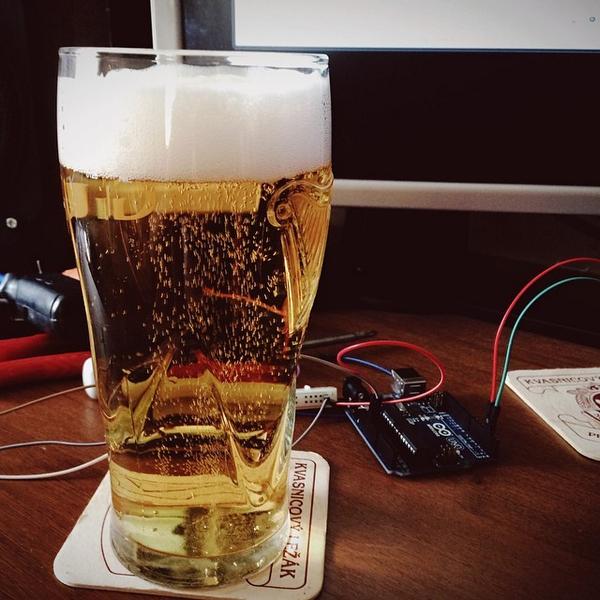 insta_arduino's tweet image. ift.tt/YFK8H4 - С днем программиста. :) #codersday #coder #beer #arduino #hol... ift.tt/1BAP7GM