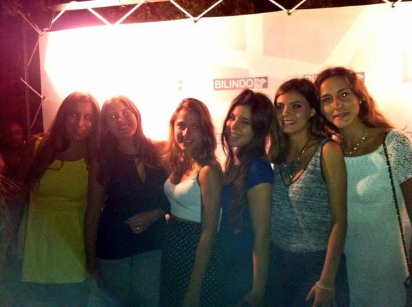 claucortes94's tweet photo. Y que se repitan más noches con ellas😊 @crisdelarosa7 @LidiaRodrgOsuna @martaruiza http://t.co/u66r81N4dB