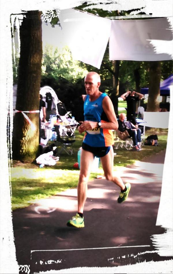 Hunzerunners's tweet photo. En de start van Theo http://t.co/gcS9kRqxh8