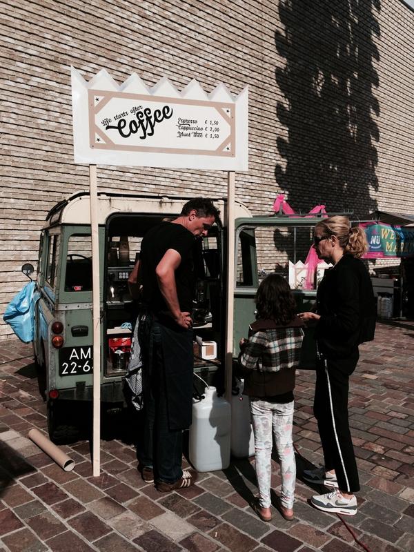 Lekkere cappuccino en espresso op de <a href="/WebshopmarktLR/">WebshopmarktLR</a>! Met terras en zon!