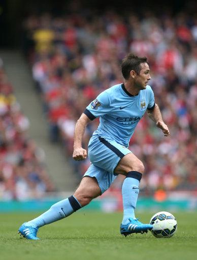 FOTO LAGA: Frank Lampard beraksi di Emirates. Bagaimana pendapat kalian? #arsenalvcity #IndonesiaCity