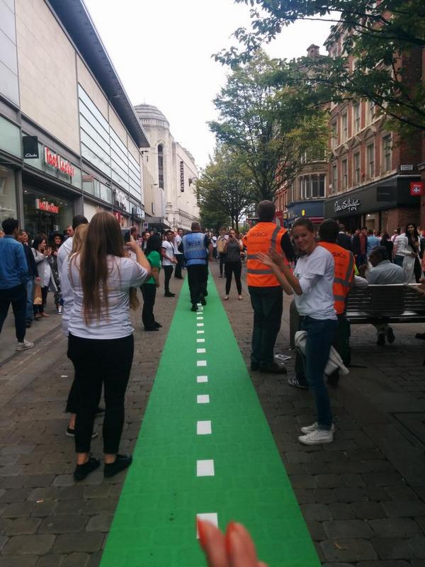 adrun14's tweet photo. Finishing off a rather hectic #citylivechallenge with two police and a medic doing the #adrun! Perfect! http://t.co/8NND73MBSb