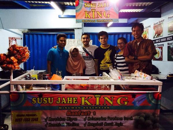 Kumpul bareng bidang kaderisasi di 'susu jahe king" yang punya ketum HIPMI PT Trisakti ♥....