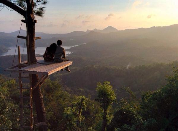 Romantis :) "<a href="/Ervinanita/">E. Anita</a>: Hi GNFI We're travelling time together :) at Desawisata Kalibiru, Kulonprogo #Indonesiaku "