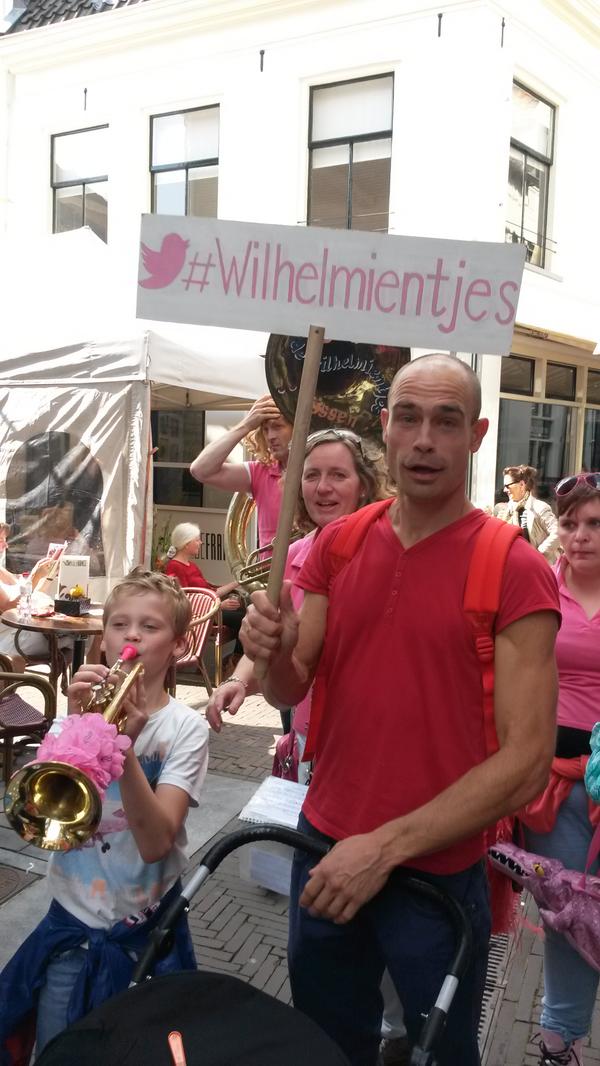 _Wilhelmientjes's tweet photo. Twittert u mee? #wilhelmientjes @ArTriTeb http://t.co/hLxIw8M7Go