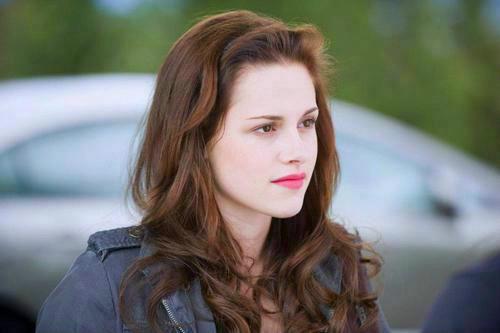 Happy bday bella swan<3  