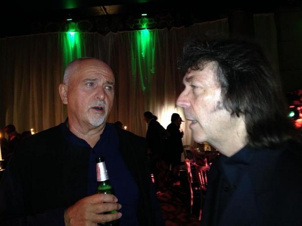 Peter Gabriel y Steve Hackett conversan en la entrega de los "Prog Awards" Hace 2 días! <a href="/itspetergabriel/">Peter Gabriel</a>