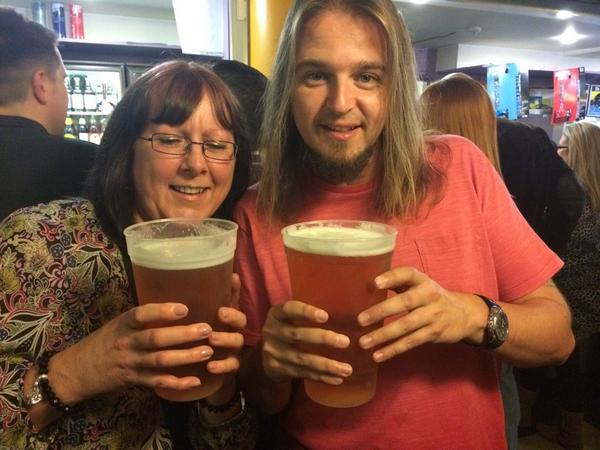 Nicola_WWFC_'s tweet image. #bigpints @JoGuest64 @NeilTheKid #onit 🍺🍺🍺🍺