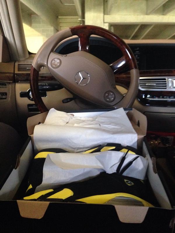 Stre3t_Dancer's tweet photo. Lol sis marry him asap #ThemJsTho RT @MizzTwerksum I was mad and looked in the backseat π he with the shit β€οΈ http://t.co/47Mwb21O4S