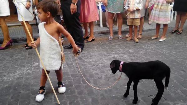 alvarofb78's tweet photo. @festesalgemesi aquest any i el passat s'ha recuperat el personatge de Sant Joan Baptiste. http://t.co/eQRLs9a1DB